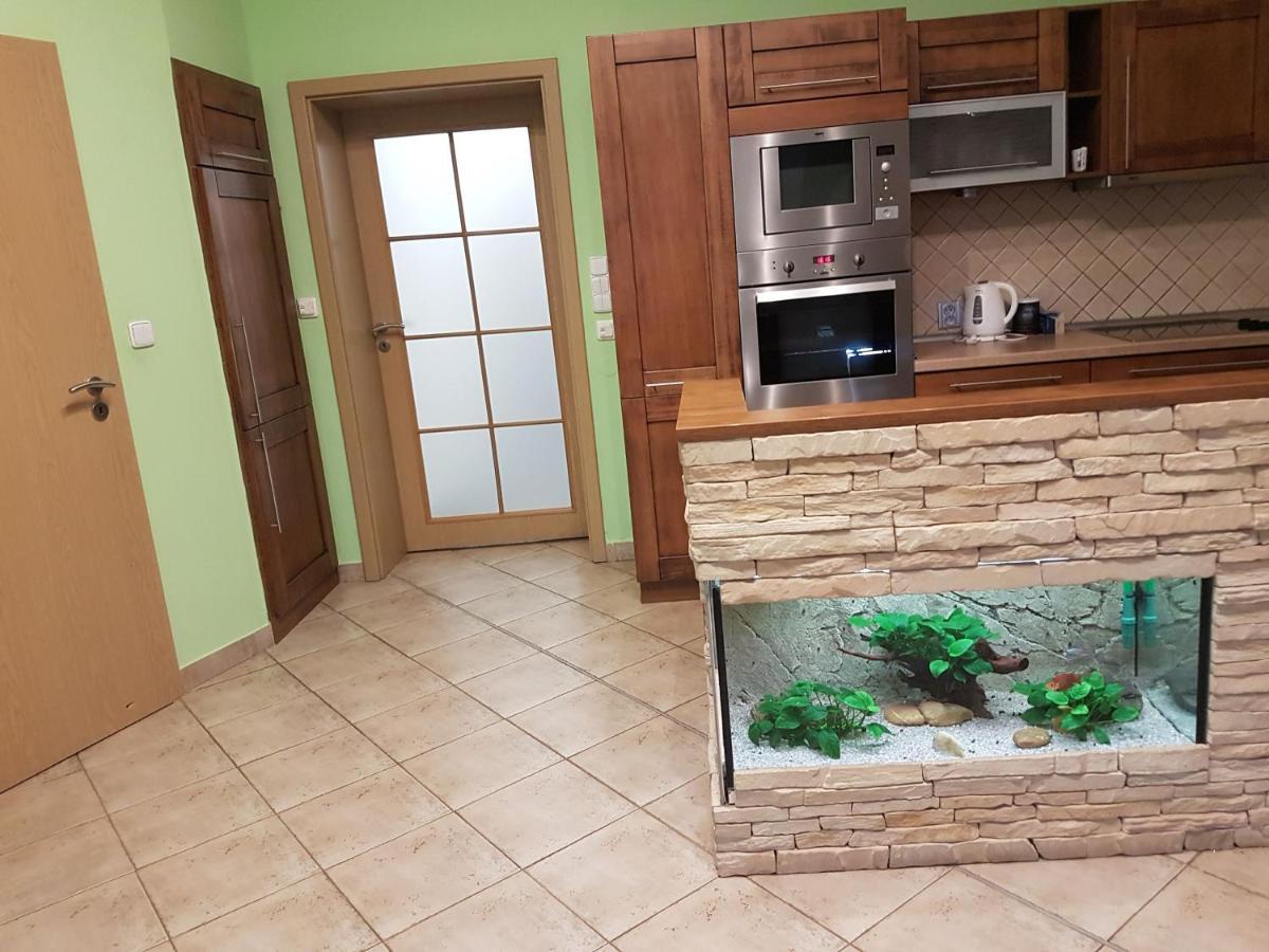 Apartman V Aleji Slavkov u Brna Exteriör bild