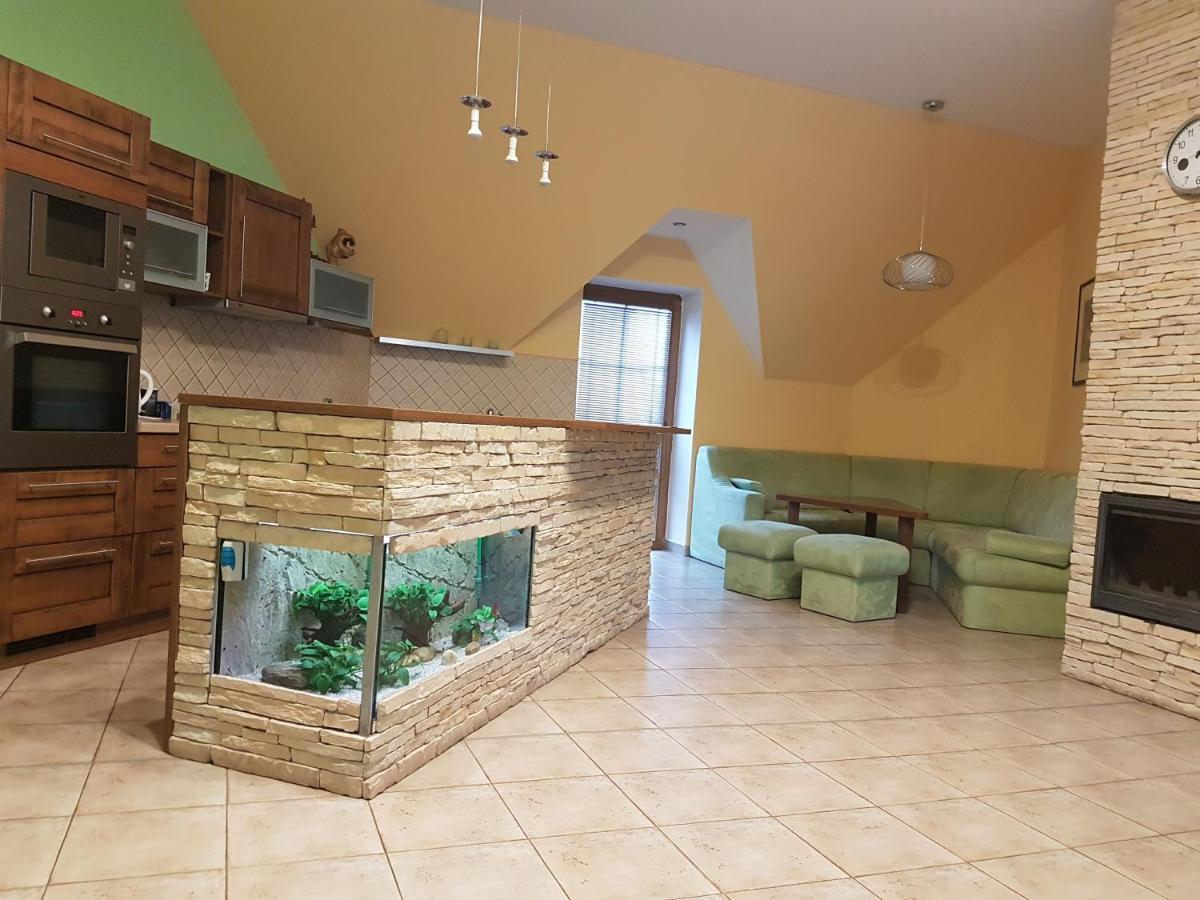 Apartman V Aleji Slavkov u Brna Exteriör bild