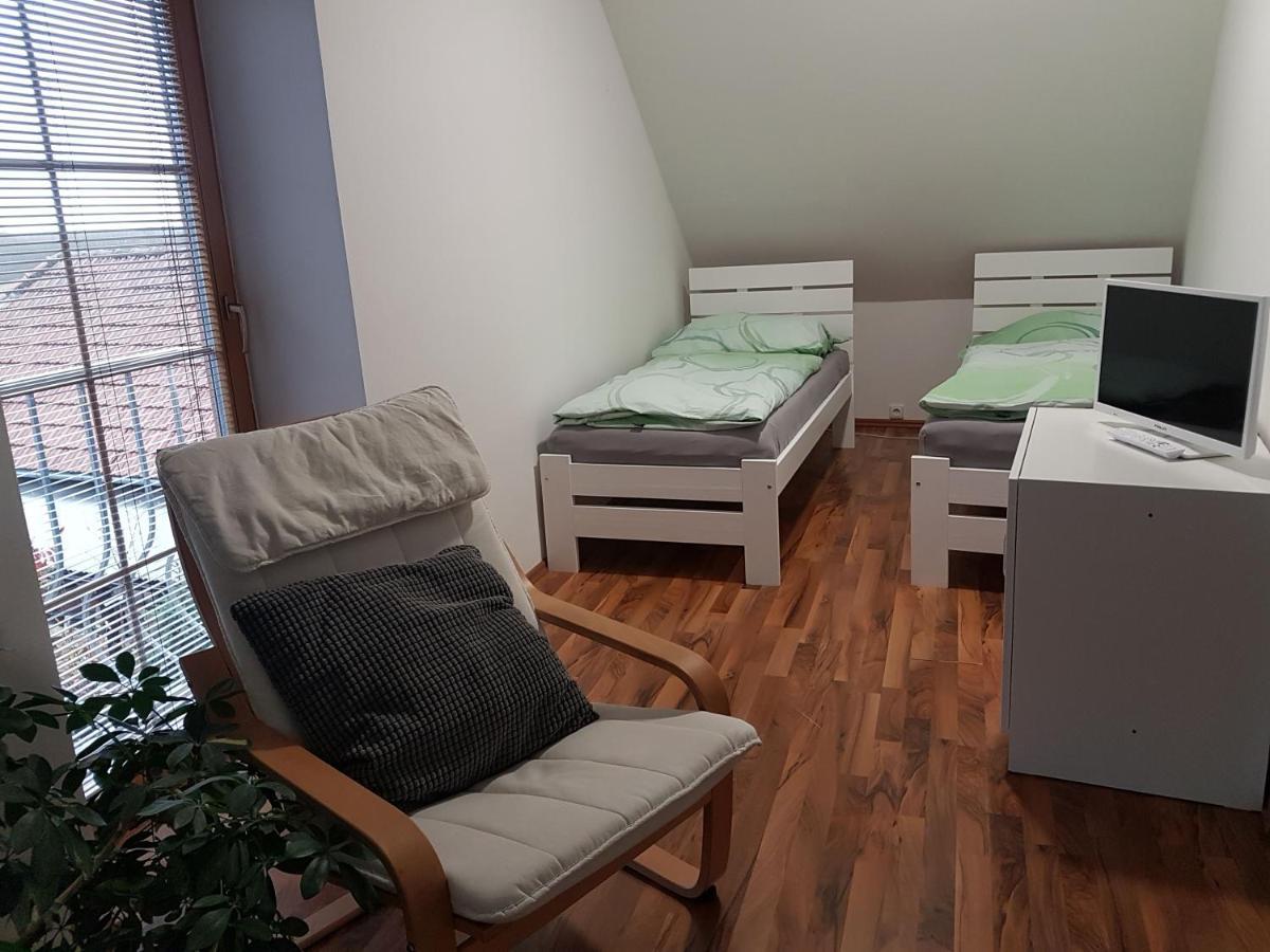 Apartman V Aleji Slavkov u Brna Exteriör bild